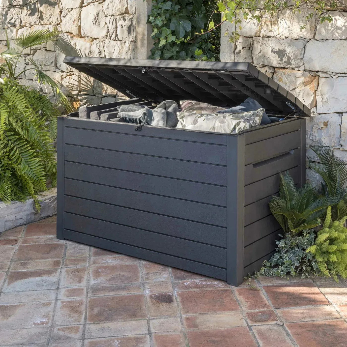Shackletons Large Outdoor Storage Box